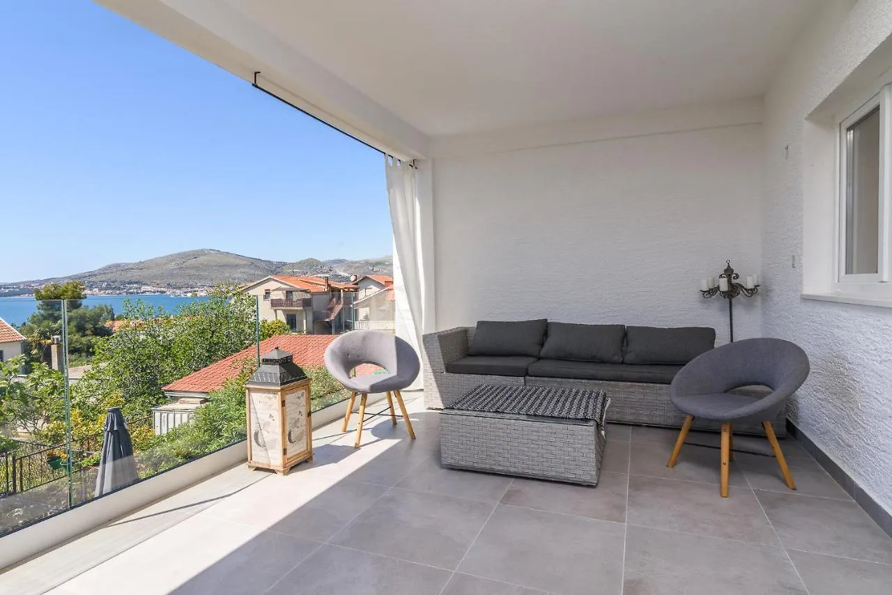 House With A Sea View With Private Parking - Okrug Gornji Villa Trogir Holiday home