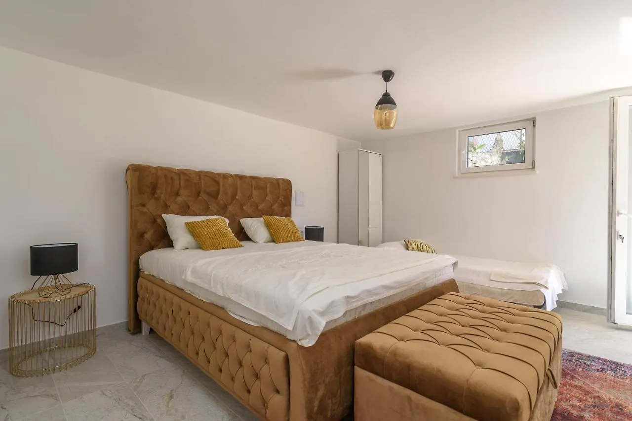 House With A Sea View With Private Parking - Okrug Gornji Villa Trogir