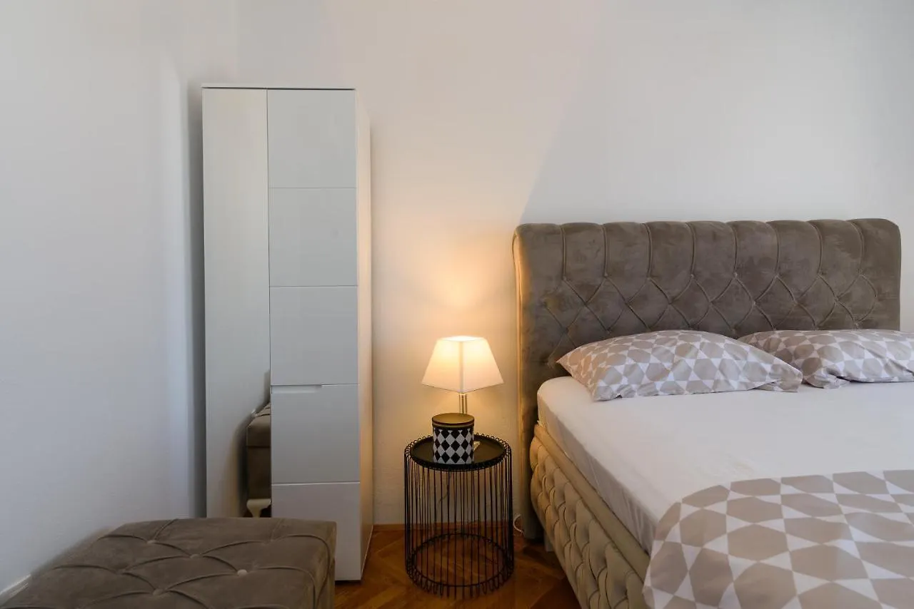 Holiday home House With A Sea View With Private Parking - Okrug Gornji Villa Trogir