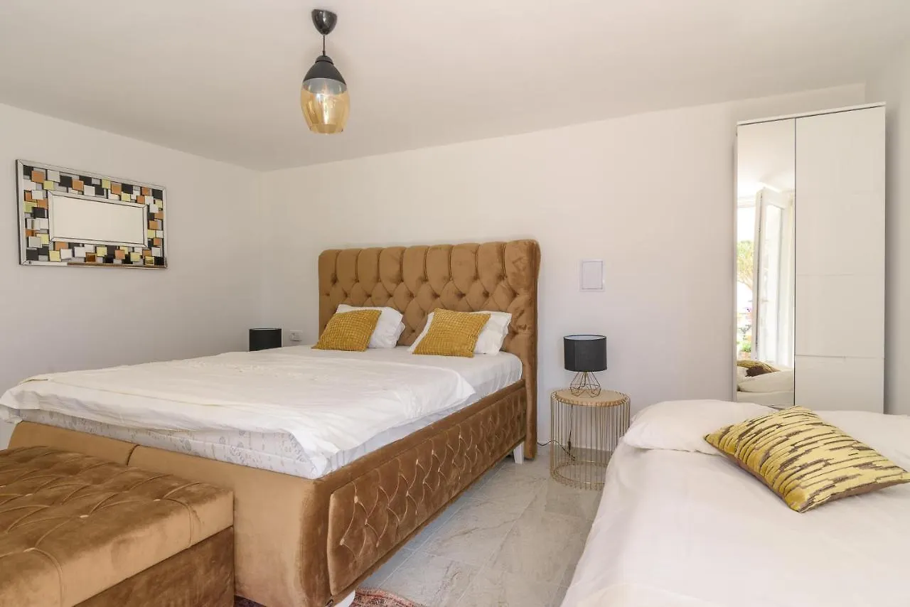 House With A Sea View With Private Parking - Okrug Gornji Villa Trogir 0*,