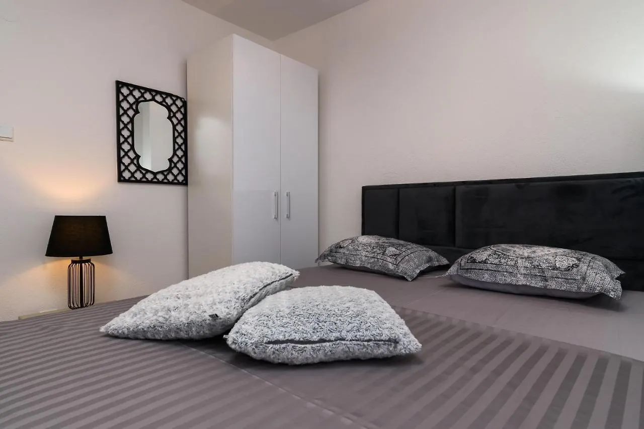 House With A Sea View With Private Parking - Okrug Gornji Villa Trogir Holiday home