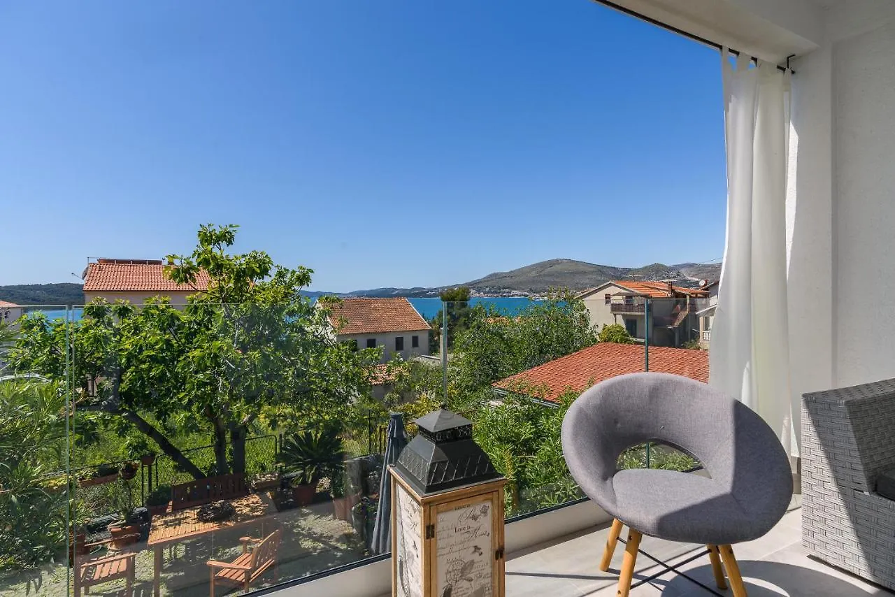 特罗吉尔House With A Sea View With Private Parking - Okrug Gornji别墅