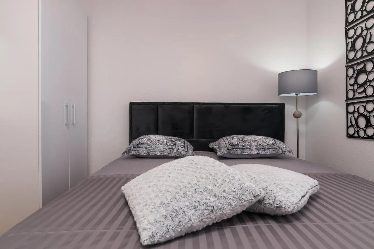 Ferienhaus Villa House With A Sea View With Private Parking - Okrug Gornji Trogir Kroatien